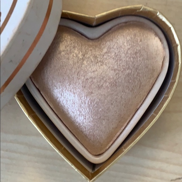 Makeup Revolution Triple Baked Bronzer & Highlight - Picture 4 of 4